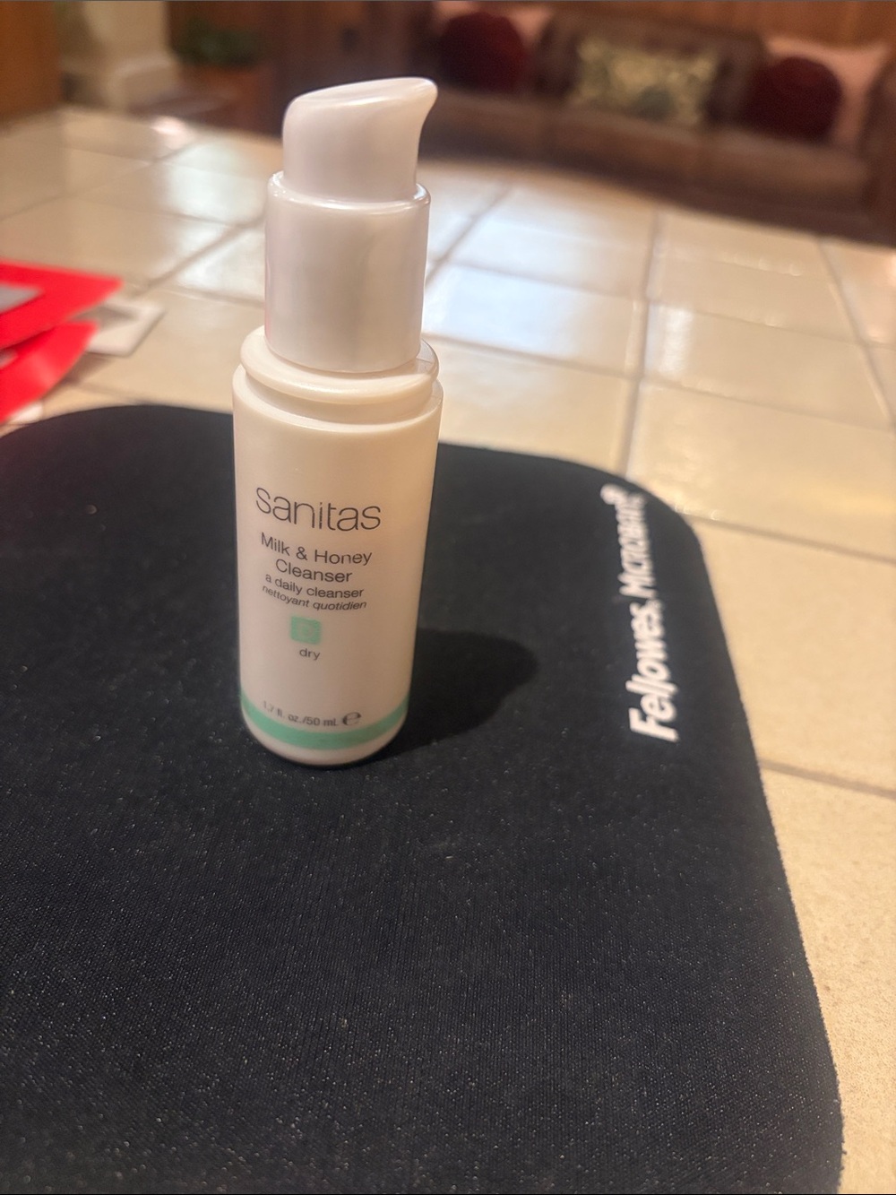 Sanitas milk and honey cleanser
